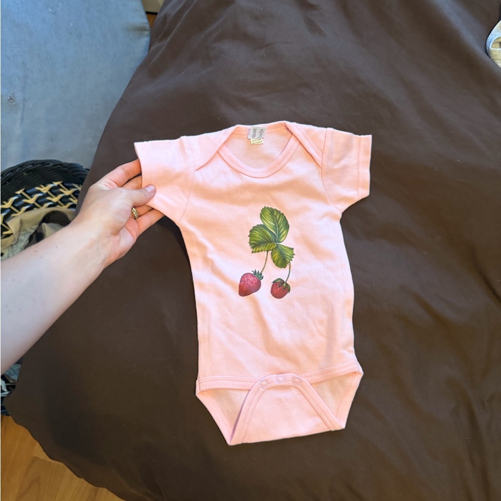 NEWBORN onesie - Picture 7 of 9